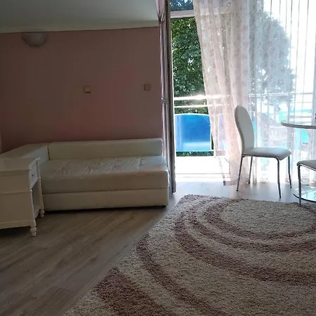 Луксозен Апартамент דירה וארנה